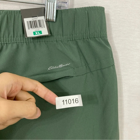 New Eddie Bauer Women's Green Lightweight Pull-on Traveler Pants size XL - Picture 10 of 10